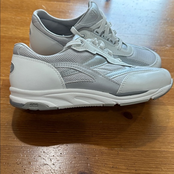 SAS Light Gray and White Athletic Shoes - Picture 4 of 10
